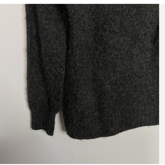 H&M V Neck Sweater - Picture 4 of 6